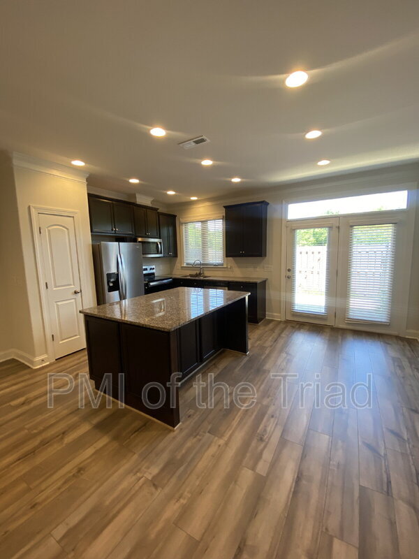 Photo - 3835 Thistleberry Rd