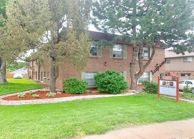 Building Photo - 3300 S Clarkson St Unit 101