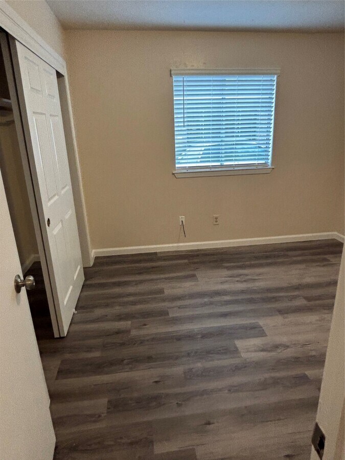 Photo - 9606 Benthos Dr