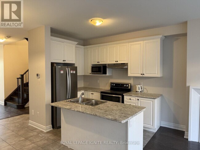 Photo - 35 Bushwood Trl