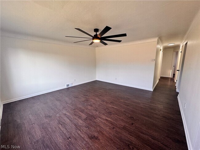 2907 Snow Rd