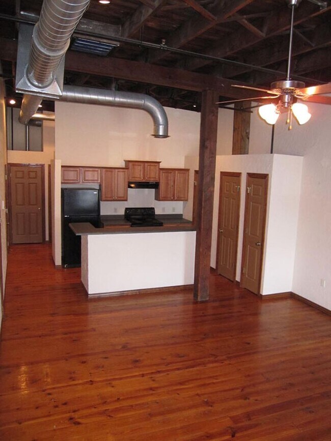 Photo - Stove Works 209 Unit SW 209