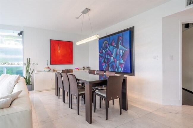 9401 Collins Ave Unidad 403