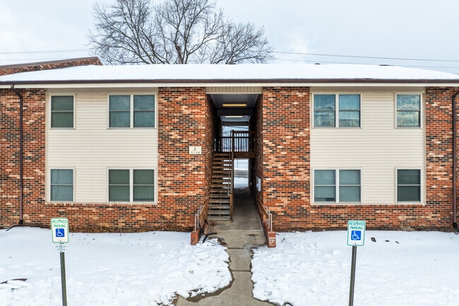 Woodside Park Apartments - Income Based