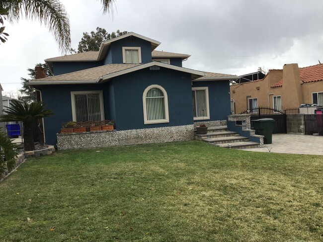 Building Photo - 280 S Craig Ave