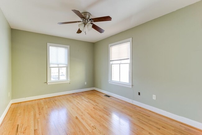 Building Photo - 710 N 1st St Rental