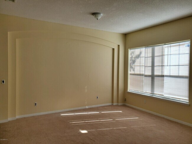 Photo - 475 Millstone Dr