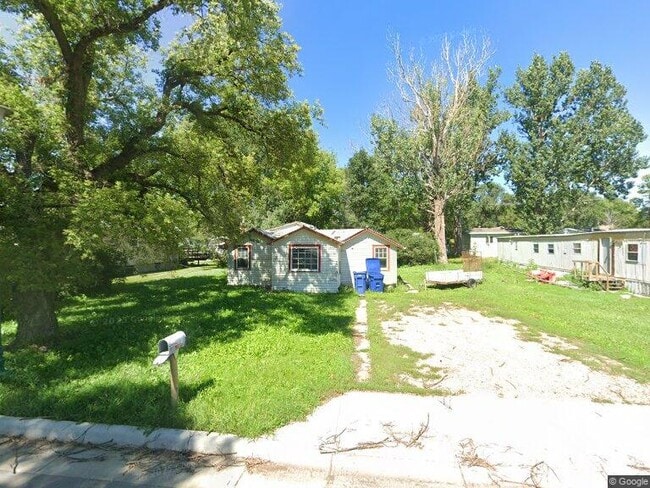 Building Photo - 1207 5th Ave SE