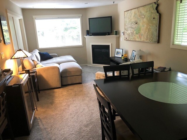 Photo - 140 S Hemlock St Unidad #1