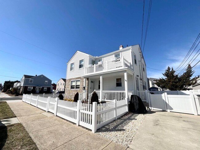Building Photo - 301 N Harding Ave Rental