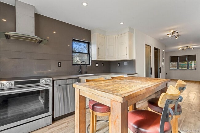 Photo - 106 Remington Pl