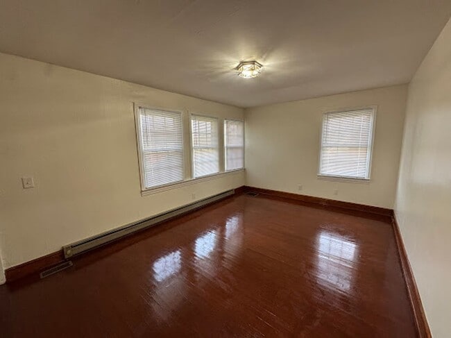 Photo - 3 Bedroom 2 Bathroom Home Located in Bluff City, TN