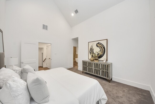 Photo - 7502 B Carver Rd