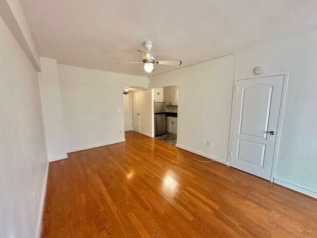 Photo - FREE RENT! Spectacular Scott Circle Solari... Unidad 4