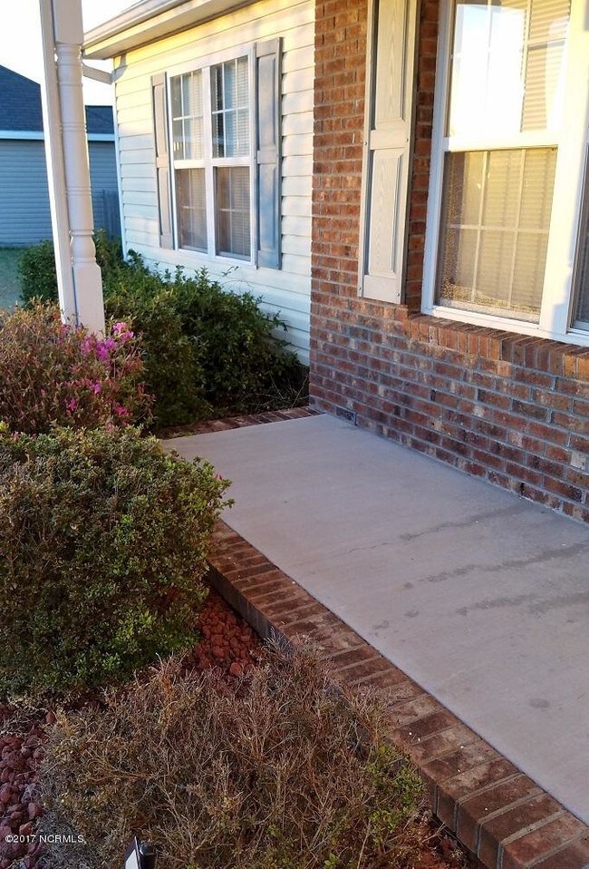 Photo - 103 Lakeside Ct