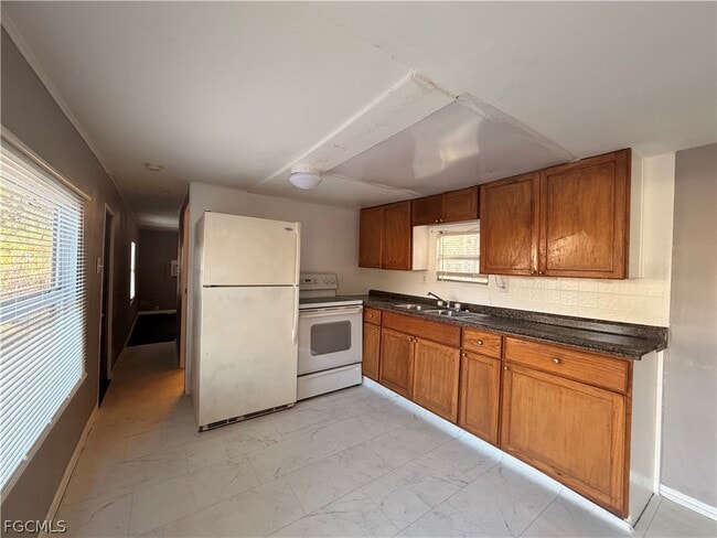 Photo - 2016 Queen St