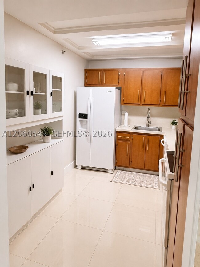 Photo - 6039 Collins Ave Unit 516