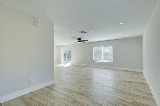 Photo - 1956 SW Jamesport Dr