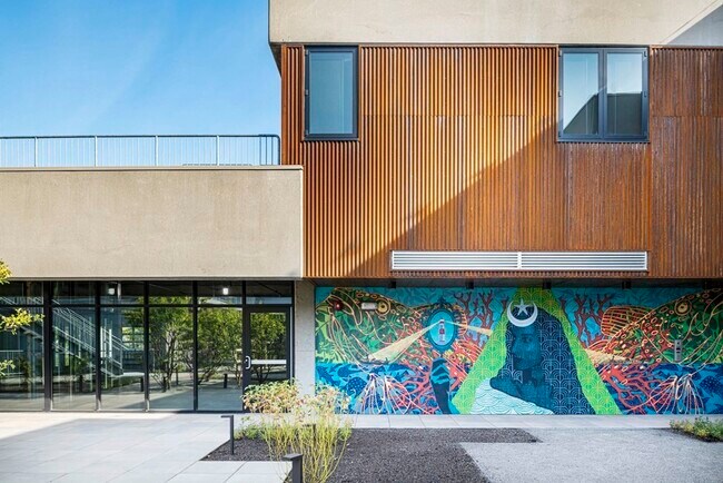 Building Photo - 1060 Broadway Unit 002