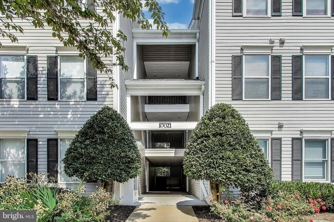 Photo - 10021 Vanderbilt Cir Unidad 14