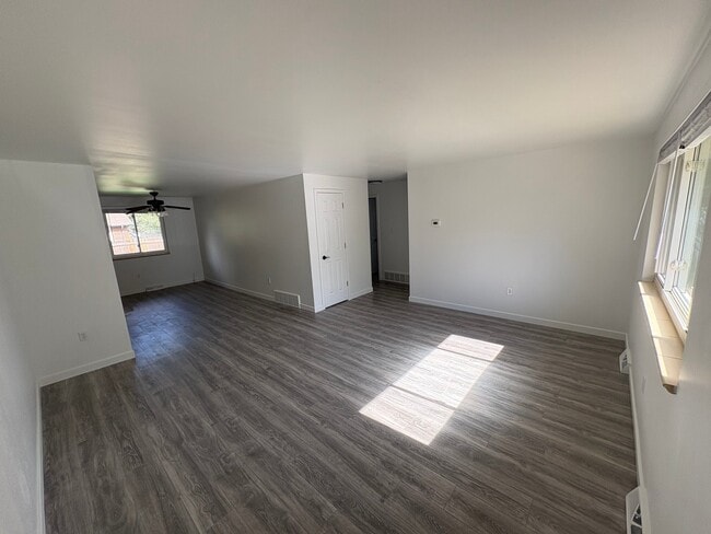 Building Photo - 4832 Flower Ct