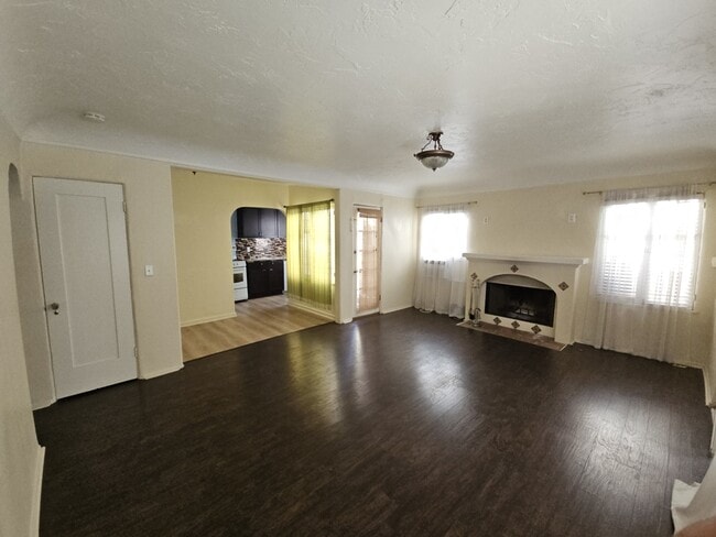 Photo - 504 N Sweetzer Ave
