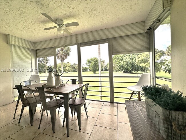 Photo - 901 W Cypress Ln Unit 201