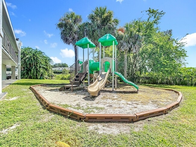 Photo - 4645 N Socrum Loop Rd Unidad 101