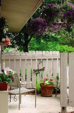 Patio - Willow Run Apts