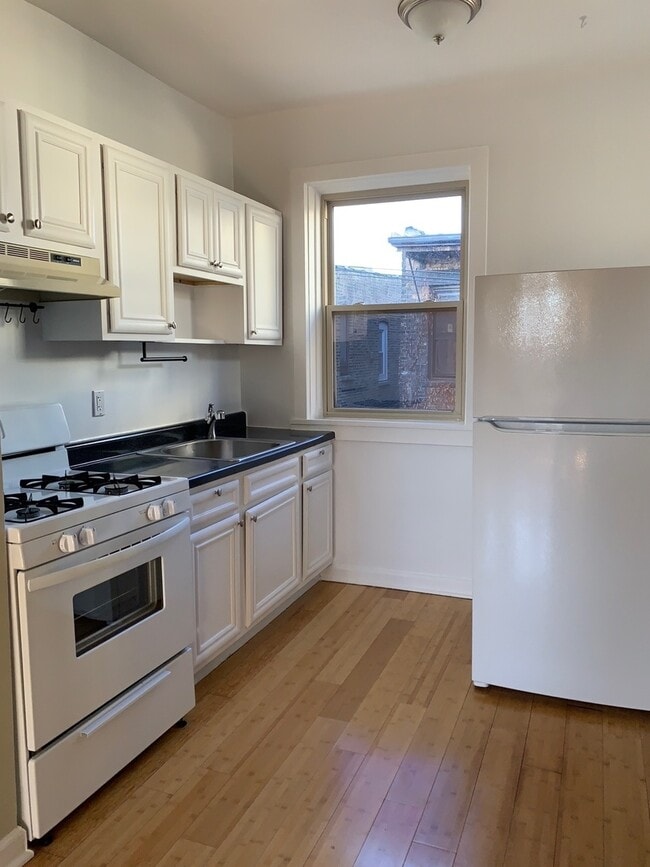 Photo - 832.5 W Sunnyside Ave Unit 3E