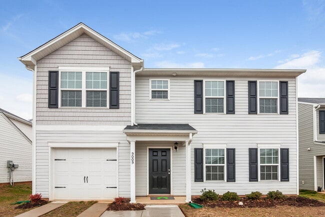 Building Photo - 9009 Sharpes Cir