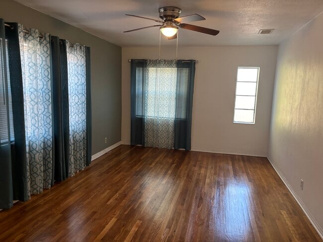 Photo - 2710 Green St