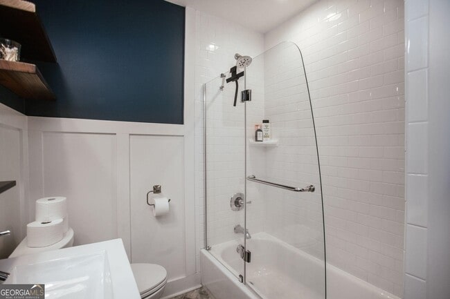 Photo - 284 The Plaza