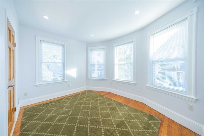 Building Photo - 7 Alcott St Unit 2