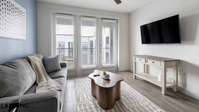 502 E College St Unit 436