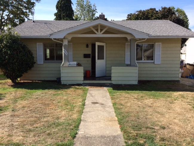 Building Photo - 2 bed, 1 bath Located in Sumner Neighborhood!!!