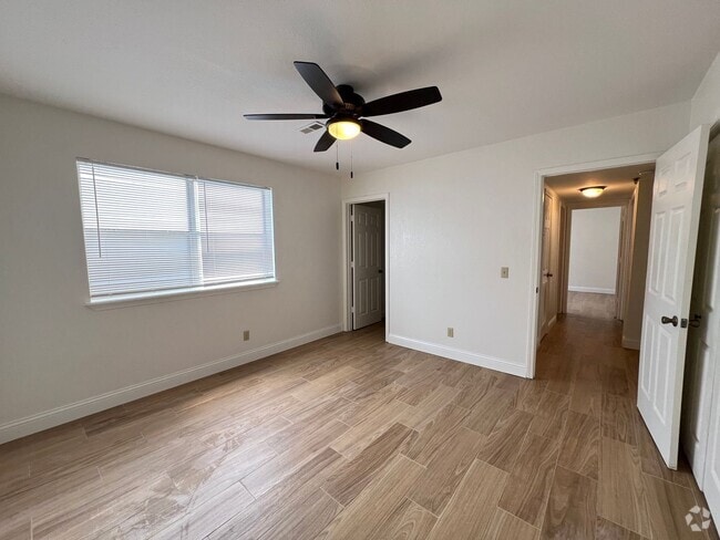 Building Photo - 428 Kays Ln Unit Bldg 1  1D Rental