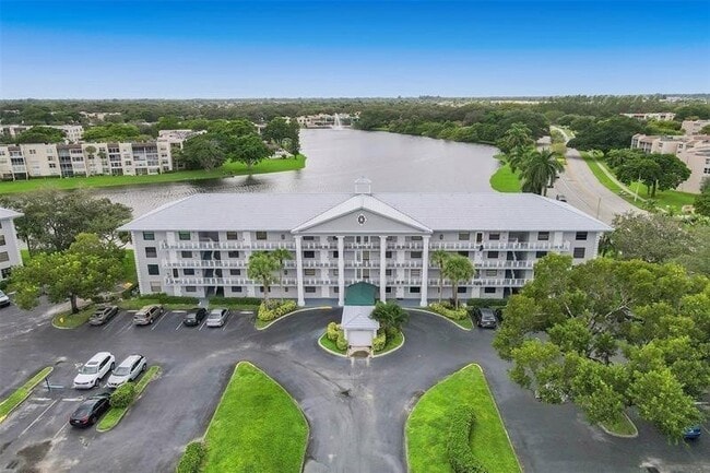 Building Photo - 1520 Whitehall Dr Unit 202