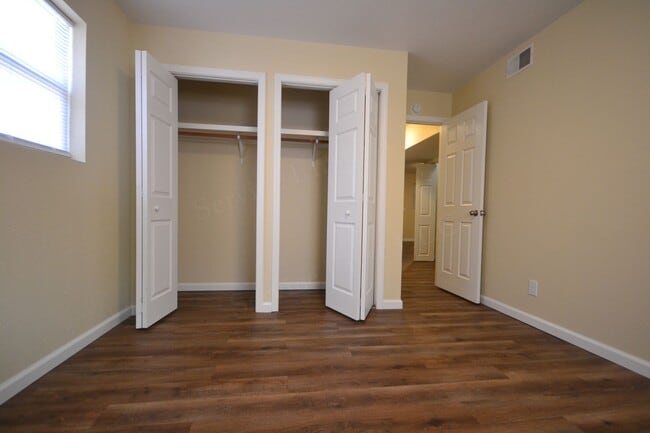 Photo - Pike Apartments Unit C