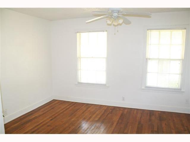 Photo - 604 W N Loop Blvd