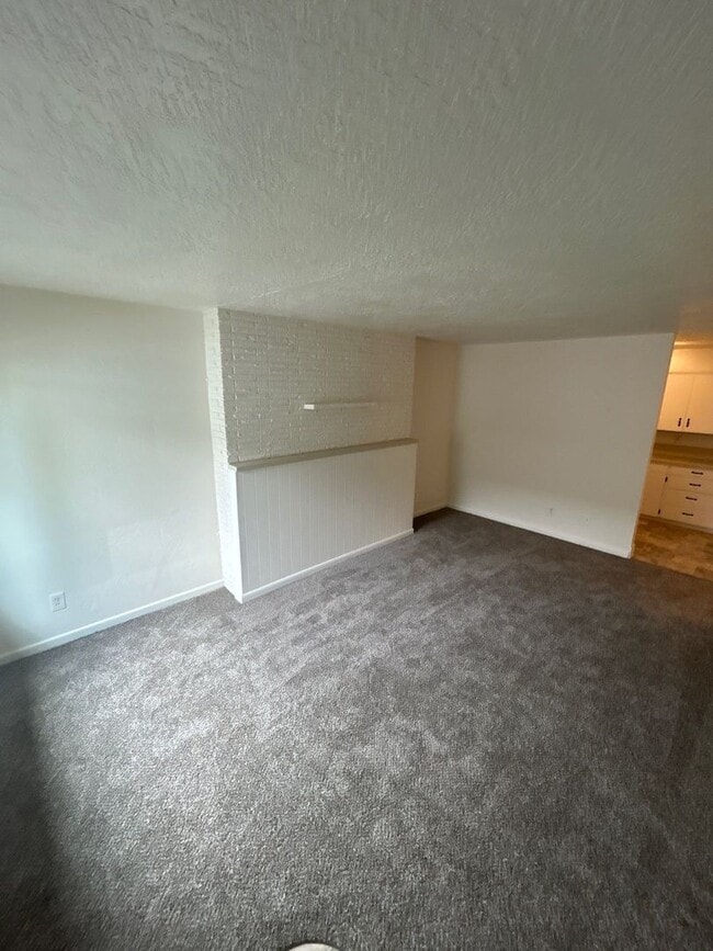 Photo - 2469 Lee St SE