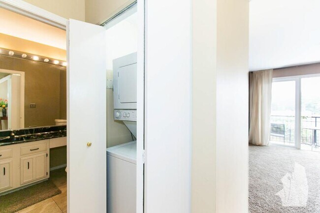 Photo - 3 bedroom in Chicago IL 60610 Unit 311