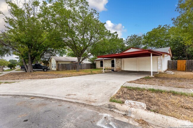 Building Photo - 7403 Pipers Run St Rental
