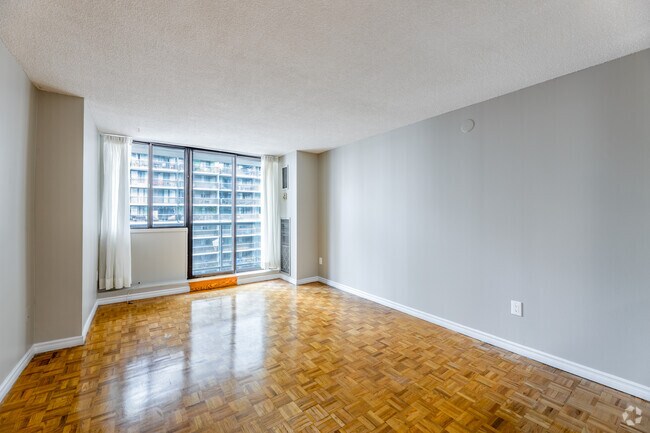 Bachelor - 420SF - Salon - The Maples