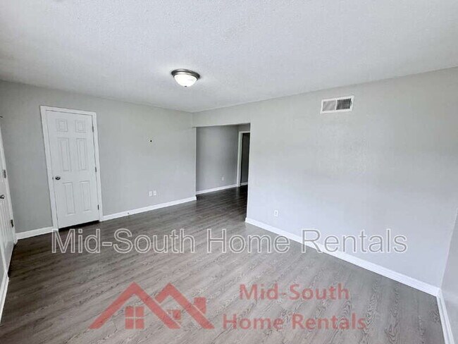 83 Eastview Dr
