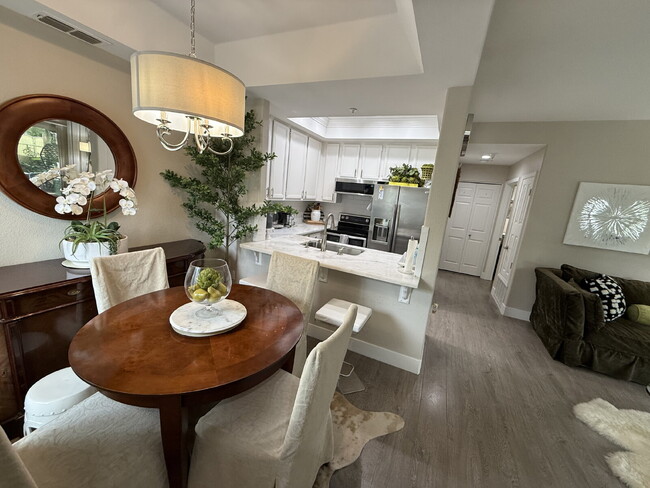 Beautiful 1 Bed/1.25 Bath Spacious Condo in Perfect San Ramon Location