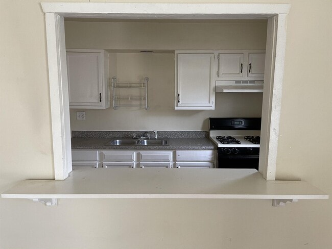 Photo - 334 Raymond St Unit 10
