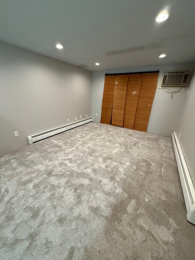 Building Photo - 1 Charleston Ave Unit Londonderry # 18