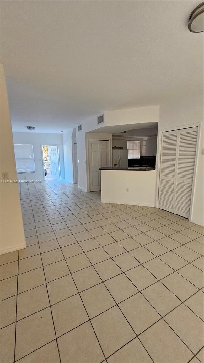 Photo - 908 SW 6th Ct