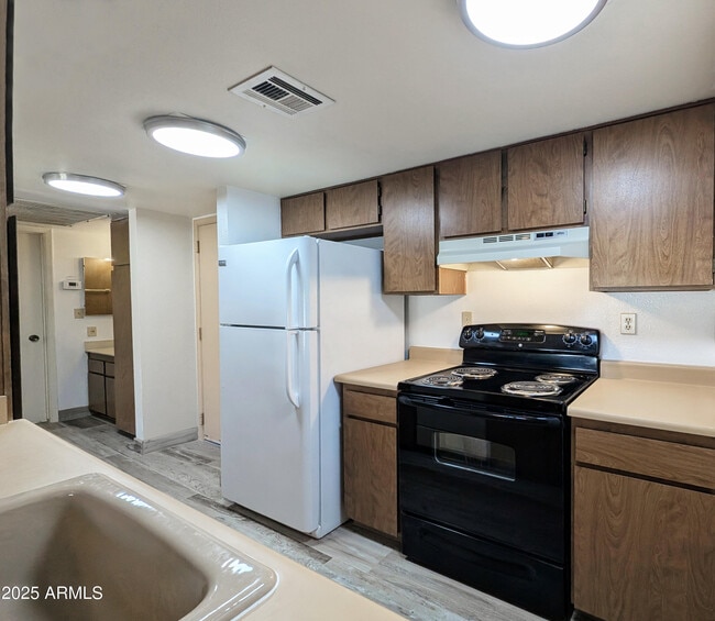 Photo - 3033 E Devonshire Ave Unit 3034